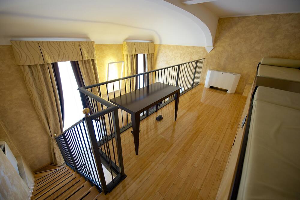 Best Western Crystal Palace Hotel 写真