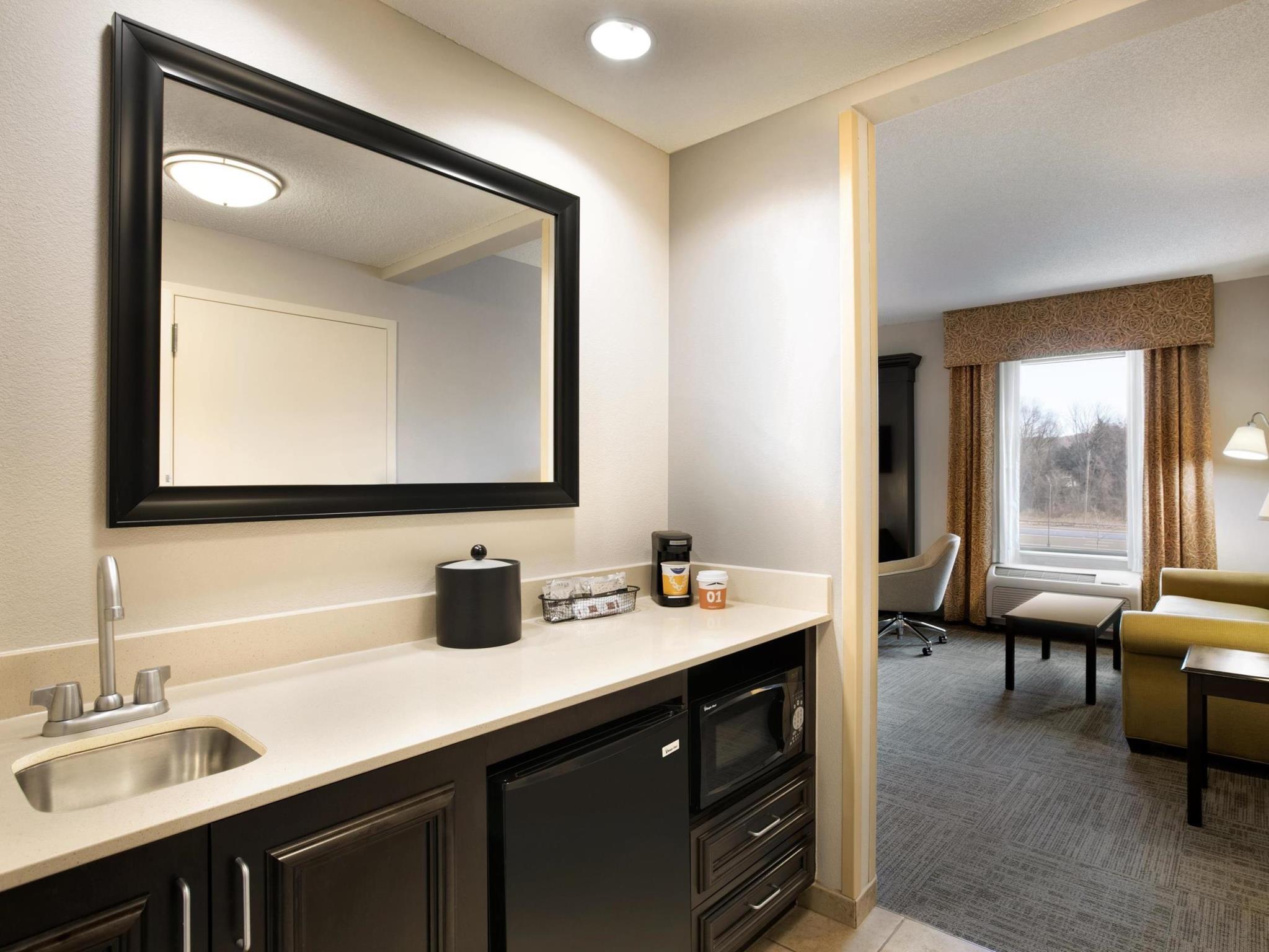 ハンプトン イン&スイーツ マーワー 写真