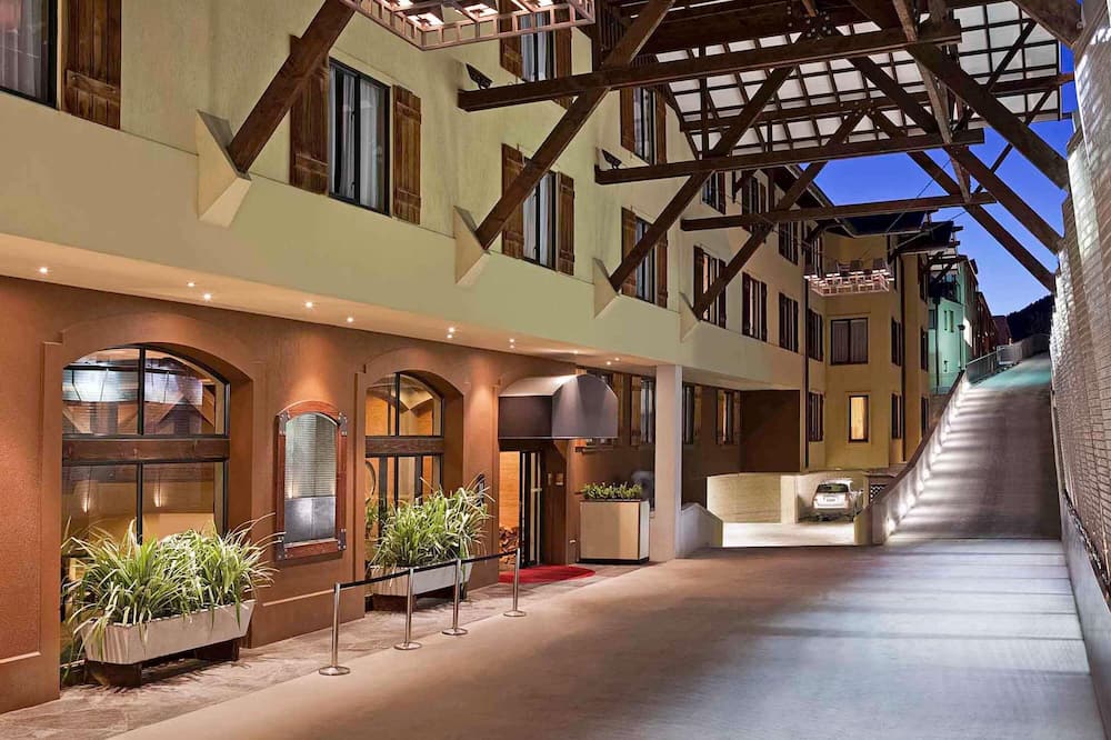 ホテル セント モリッツ クイーンズタウン - Mギャラリー バイ ソフィテル 写真