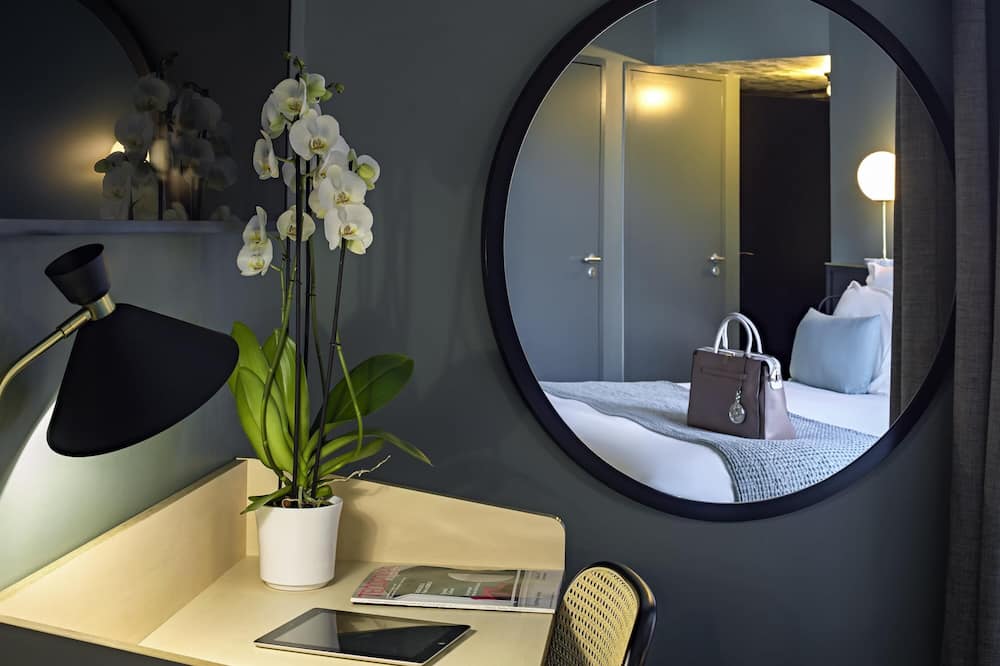 ホテル メルキュール ナント セントル パサージュ ポメレイ 写真