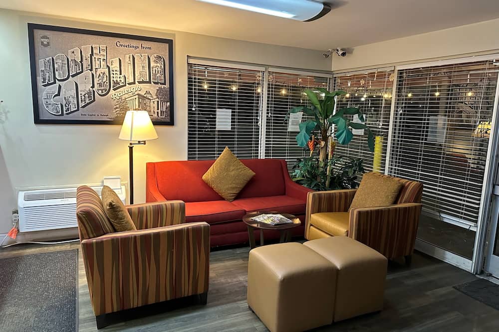 ネイションズイン オブ ウェイクカウンティ - ラリー クラブツリー 写真