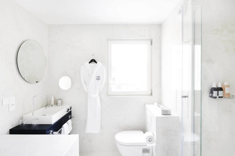 ペルペチュアル エリゼ モンテーニュ 写真