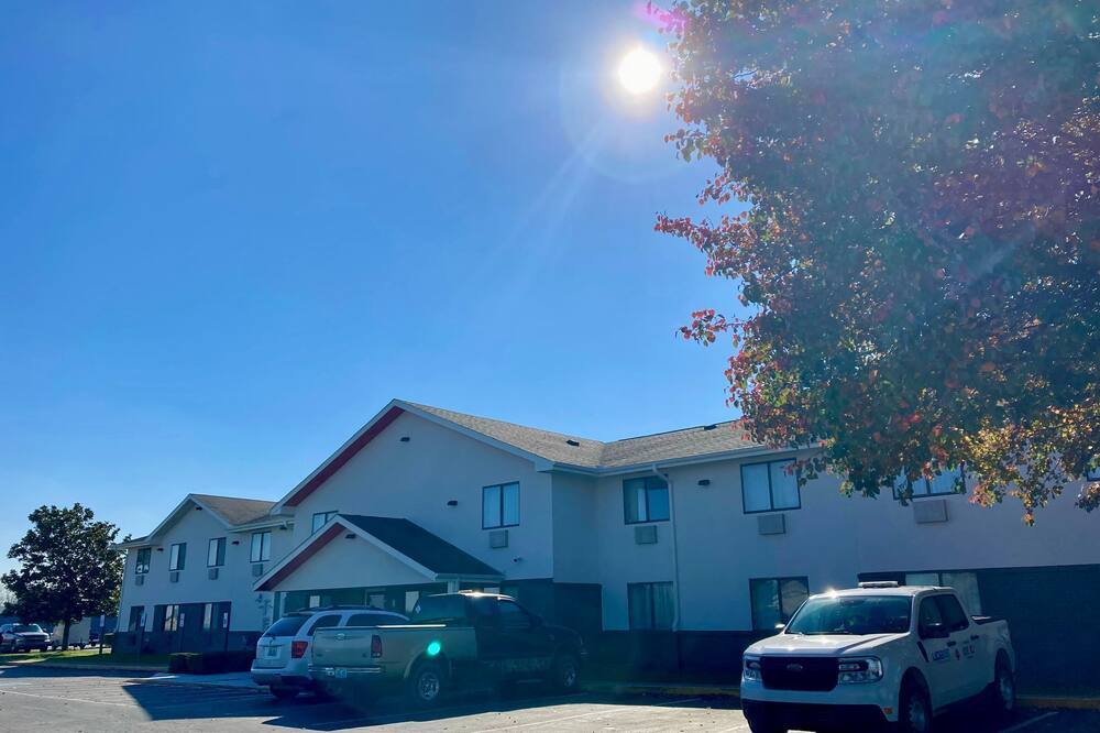 スーパー 8 バイ ウィンダム メイズビル ケンタッキー 写真