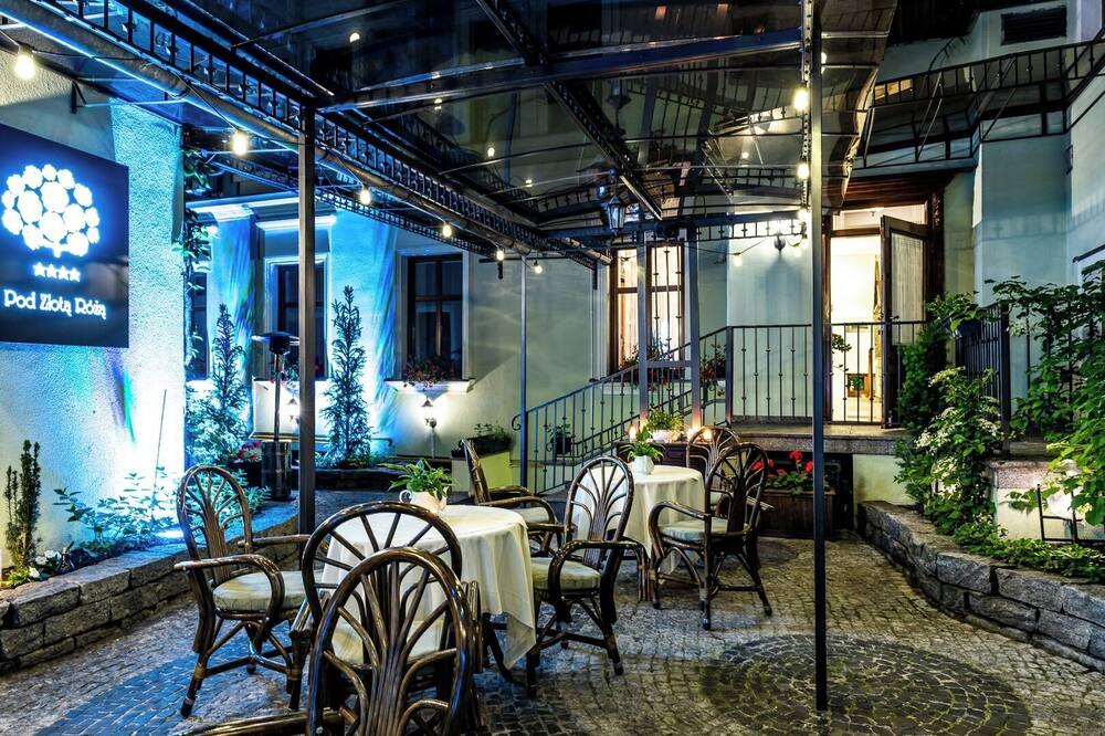 ホテル ポッド ズウォタ ルジャ 写真