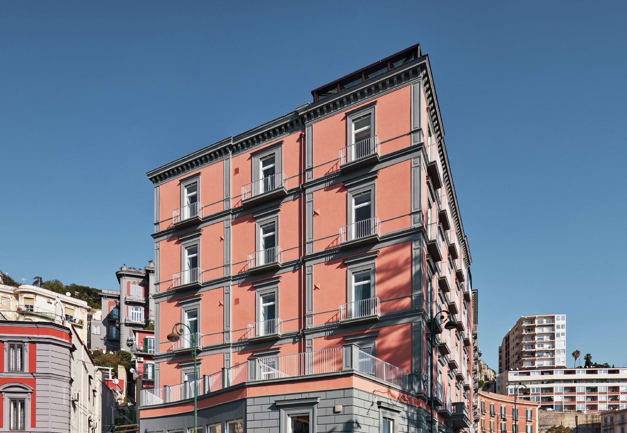 デ ボナート ナポリ キュリオ コレクション バイ ヒルトン 写真