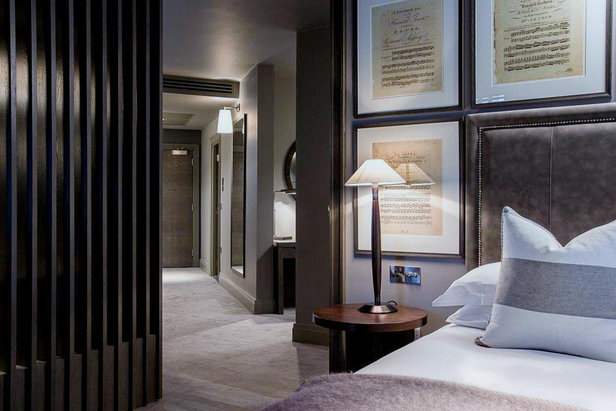 ダコタ リーズ 写真