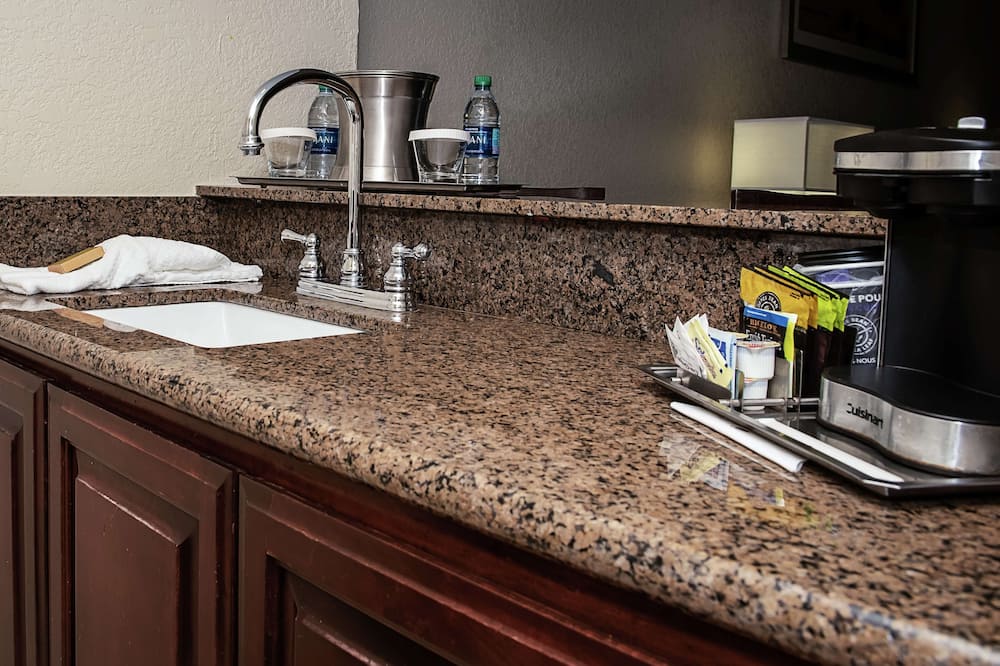 DoubleTree by Hilton Lafayette 写真