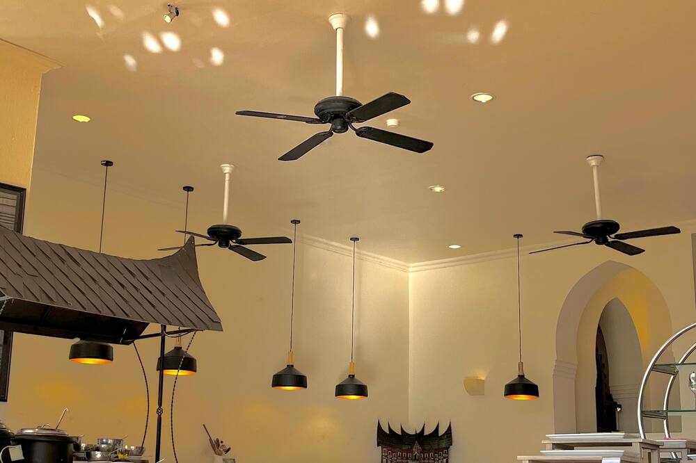 モノポリ オテル ブキティンギ 写真