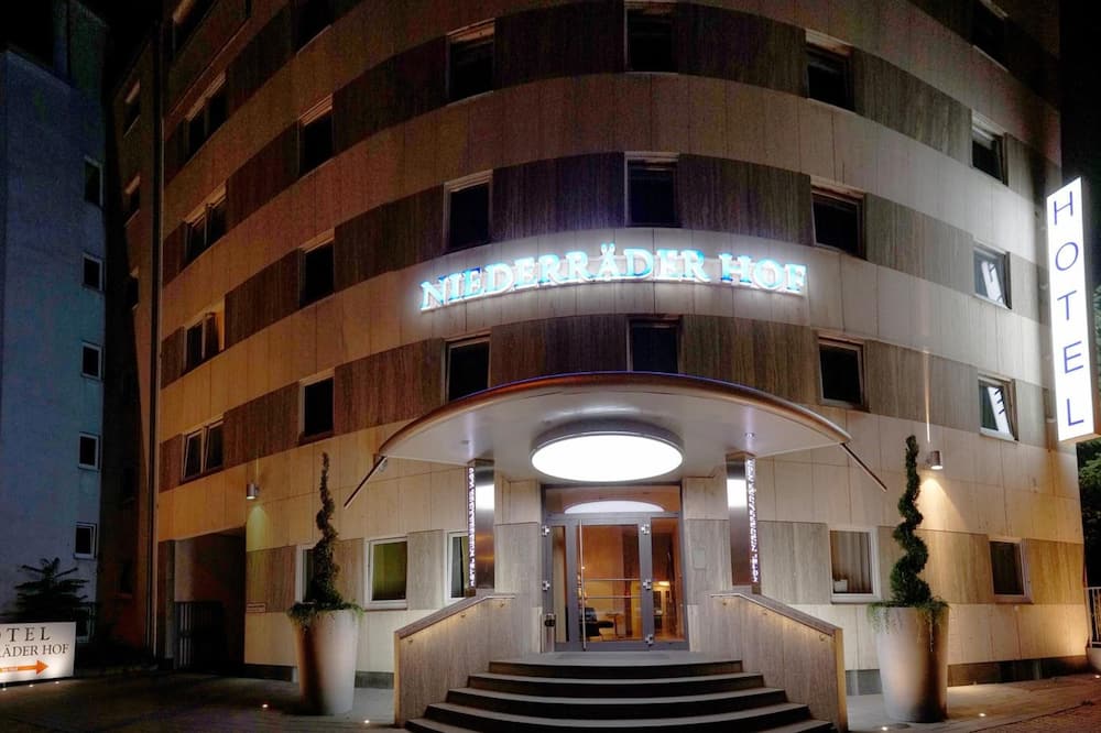 ホテル ニエデルラデール ホフ 写真