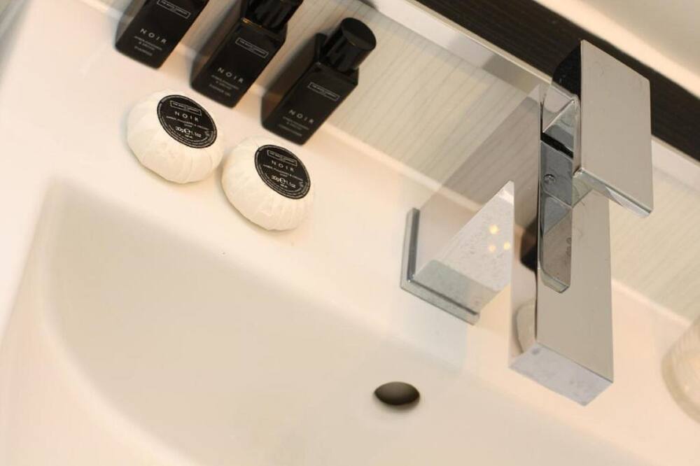 The Ship Leopard Hotel - No Children 写真