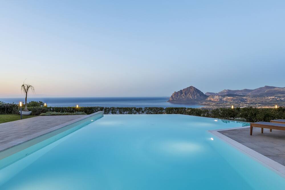 ヴェネレ ディ エリーチェ リゾート 写真