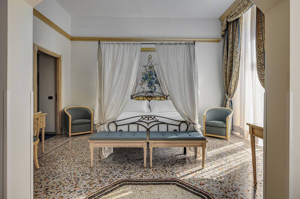 ホテル デ ラ ヴィレ 写真