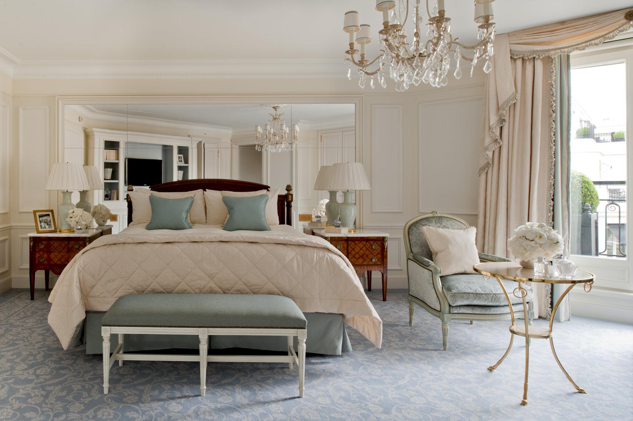 フォー シーズンズ ホテル ジョルジュ サンク パリ 写真