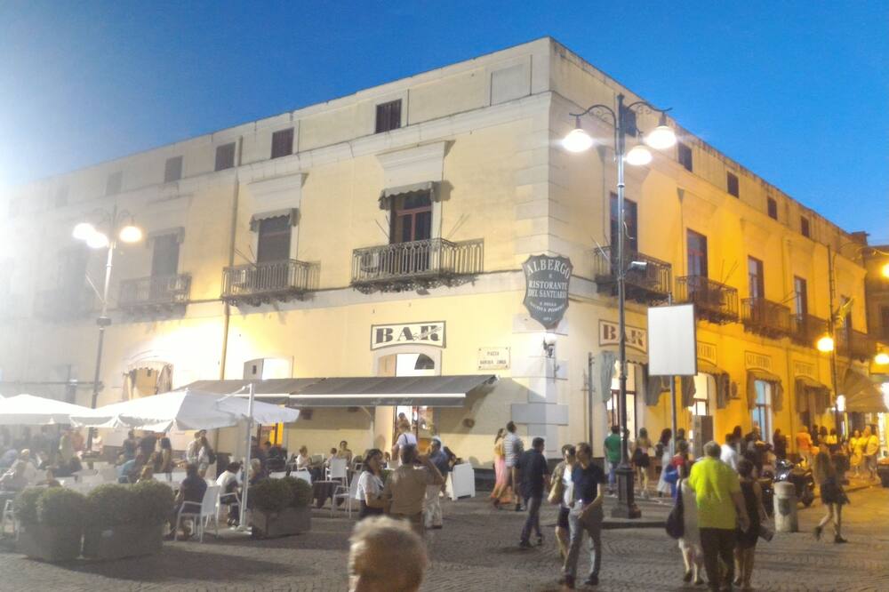 ホテル サントゥアリオ ポンペイ 写真