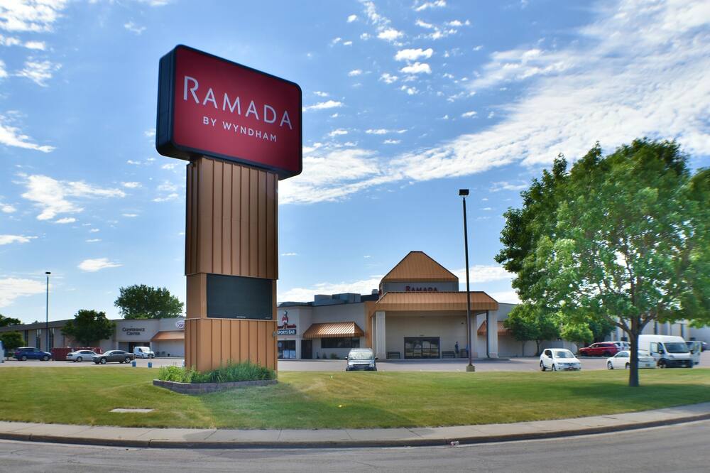 Ramada by Wyndham Sioux Falls Airport - Waterpark & Event Center 写真