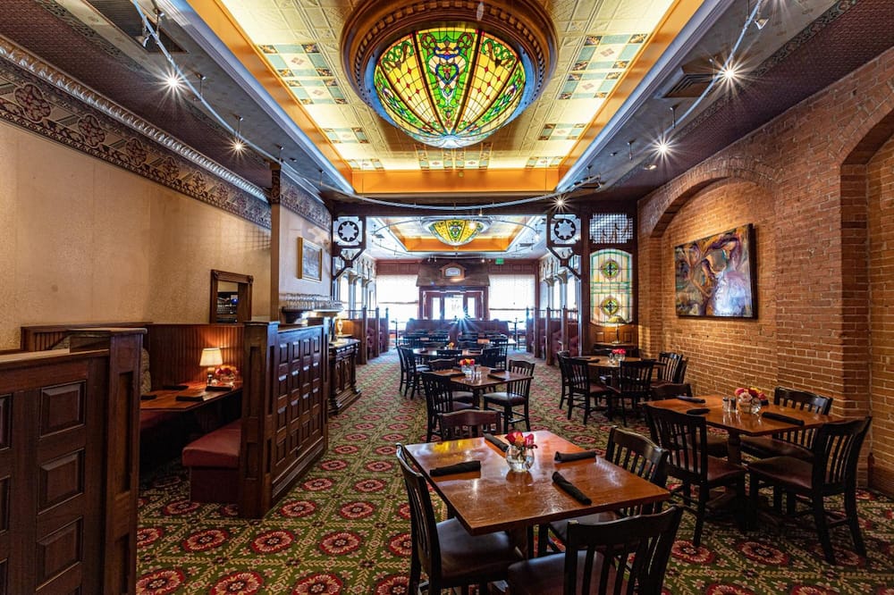 ヒストリック ストラター ホテル 写真