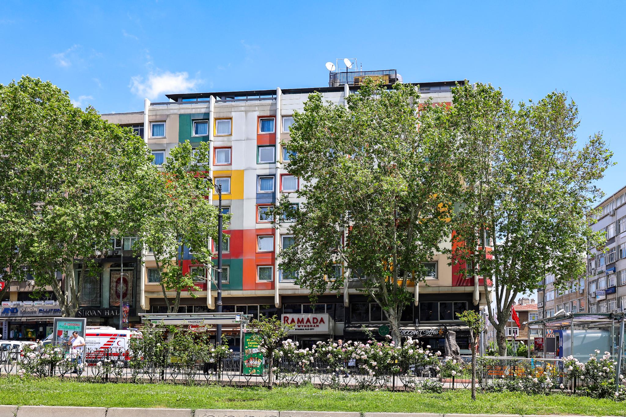 ラマダ バイ ウィンダム イスタンブール オールド シティ 写真