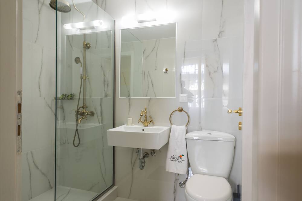 ネラチア ルームズ 写真