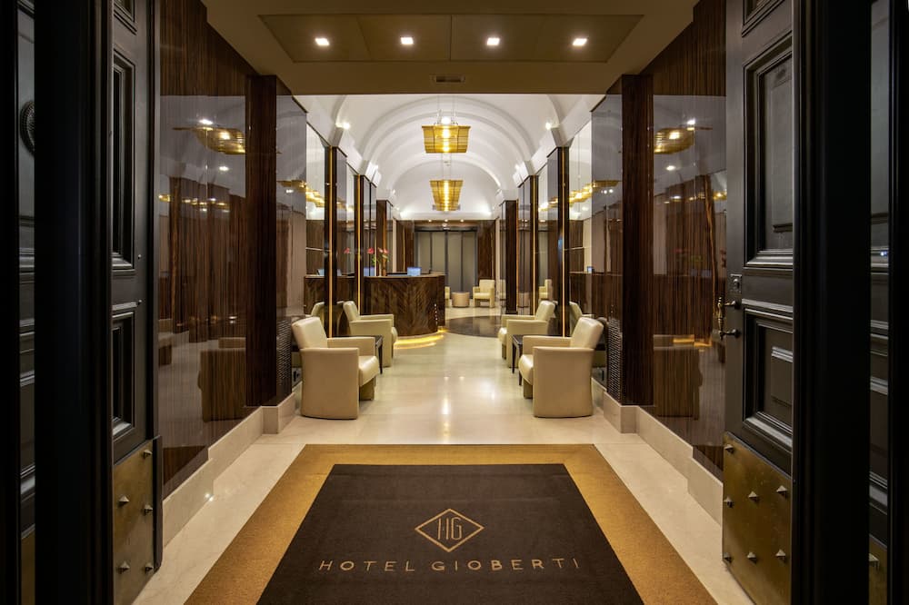 ジョベルティ ホテル 写真