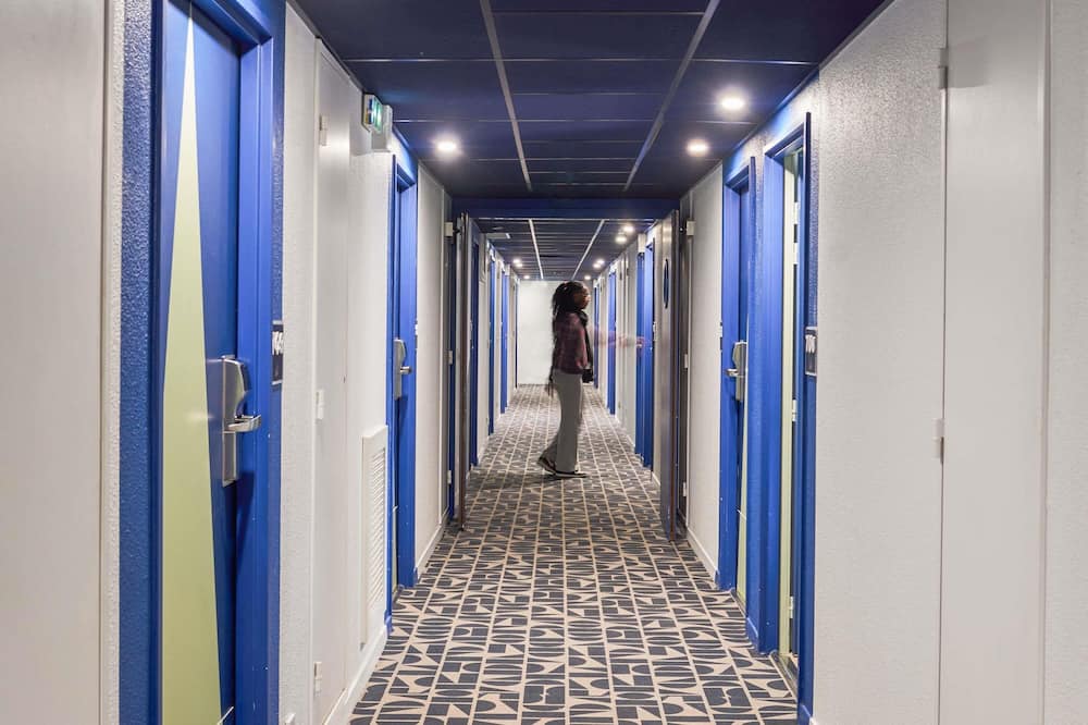 イビス バジェット ボルドー サントレ ガール サン ジャン 写真