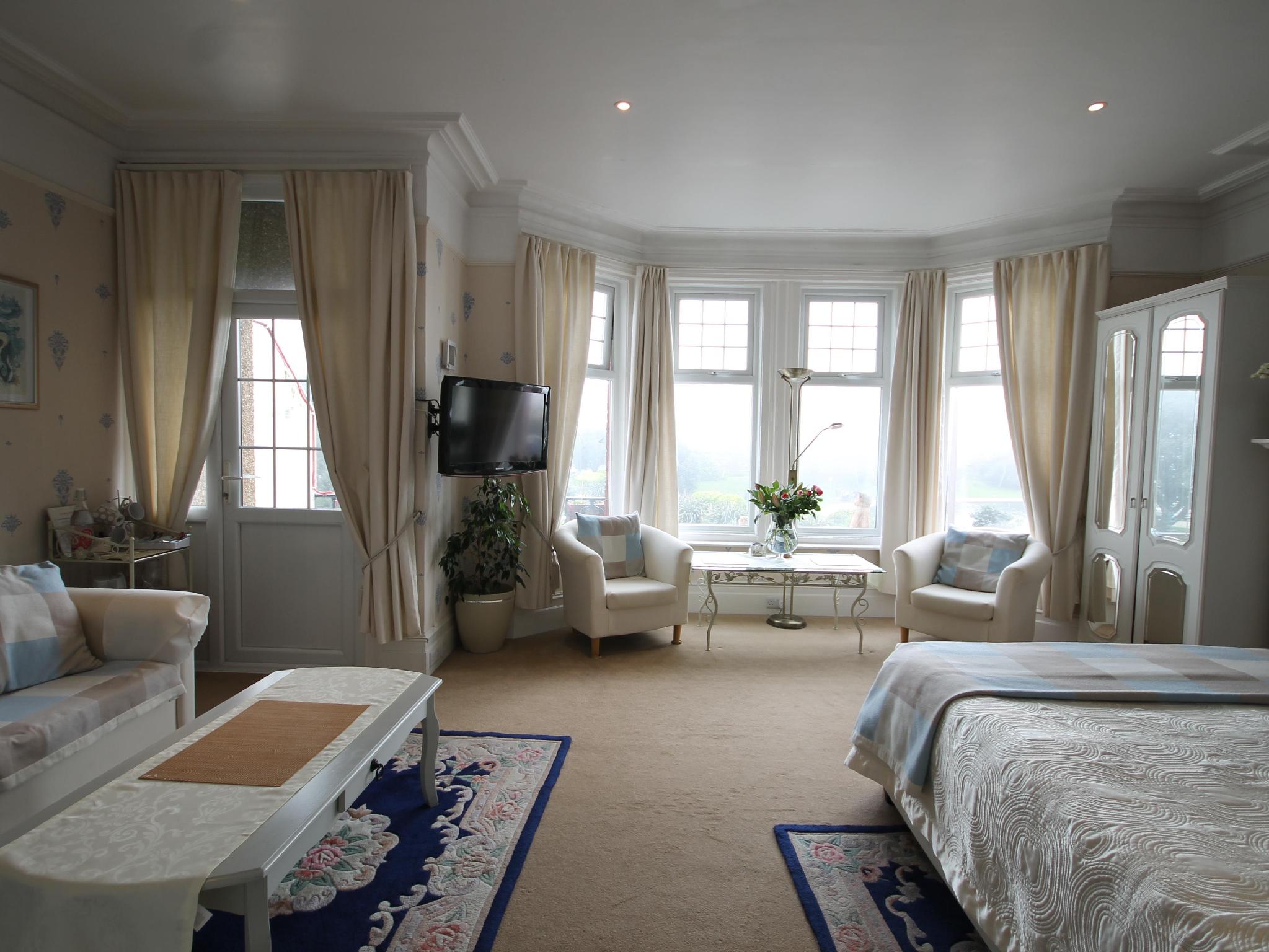 アルン サンズ 写真