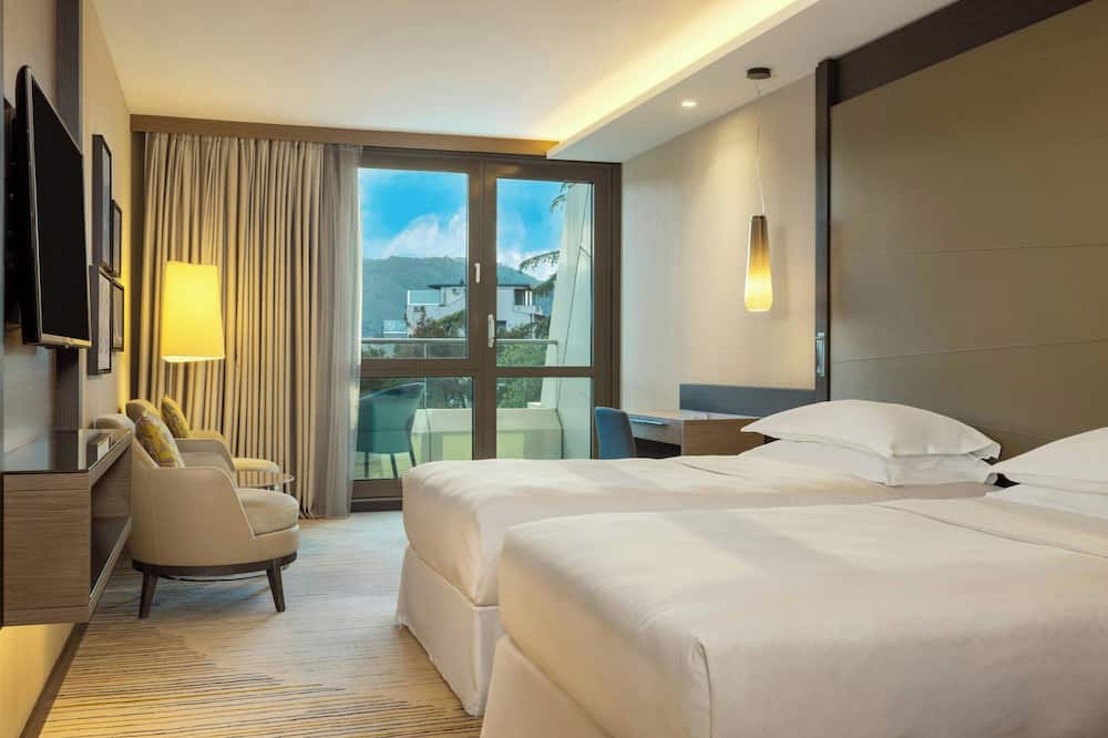 シェラトン グランド トビリシ メテヒ パレス 写真