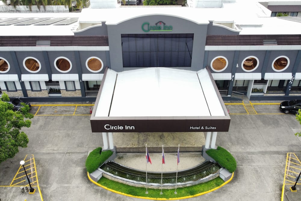 サークル イン ホテルズ & スイート 写真