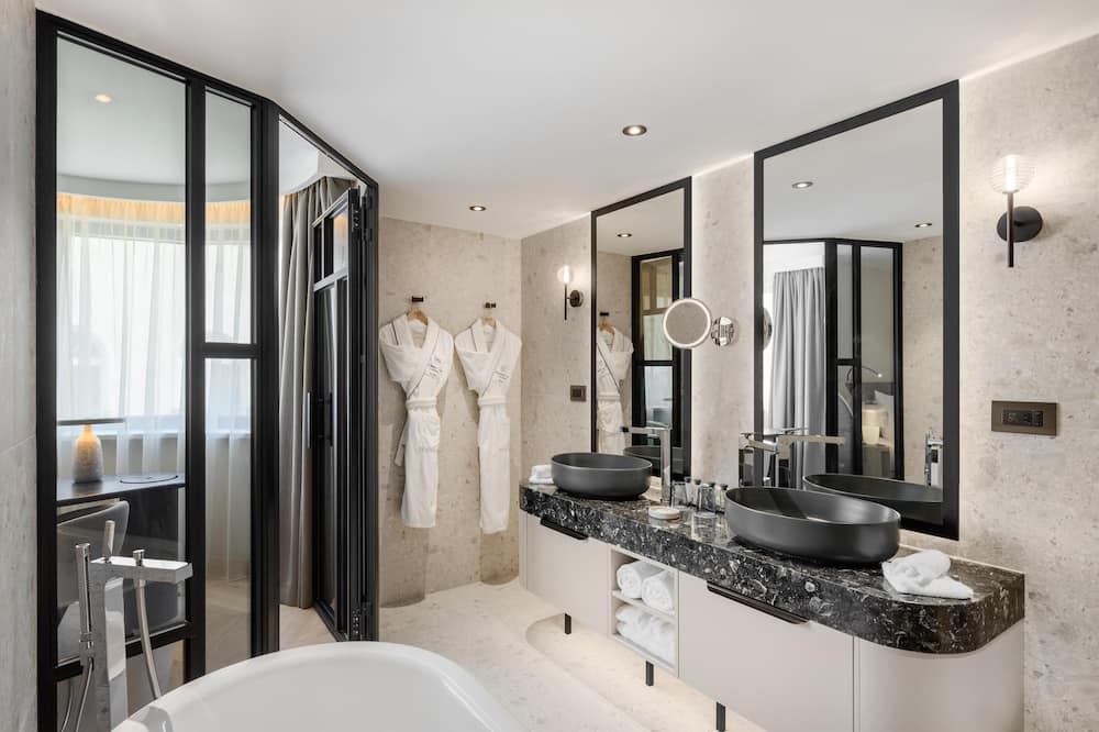 ケンピンスキ ホテル コルヴィヌス ブダペスト 写真