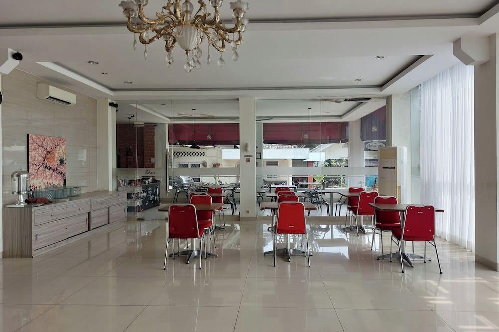 カナシャ イスラミ 写真