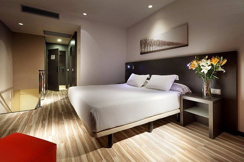 ホテル ユーロスターズ アレナス デ ピント 写真