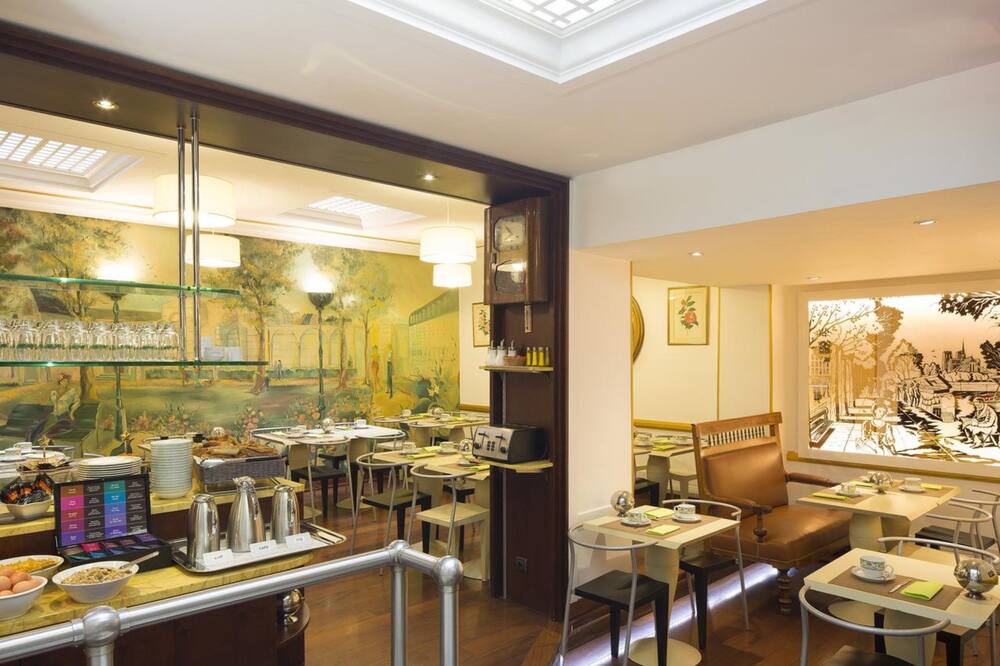 ホテル デュ レバント 写真