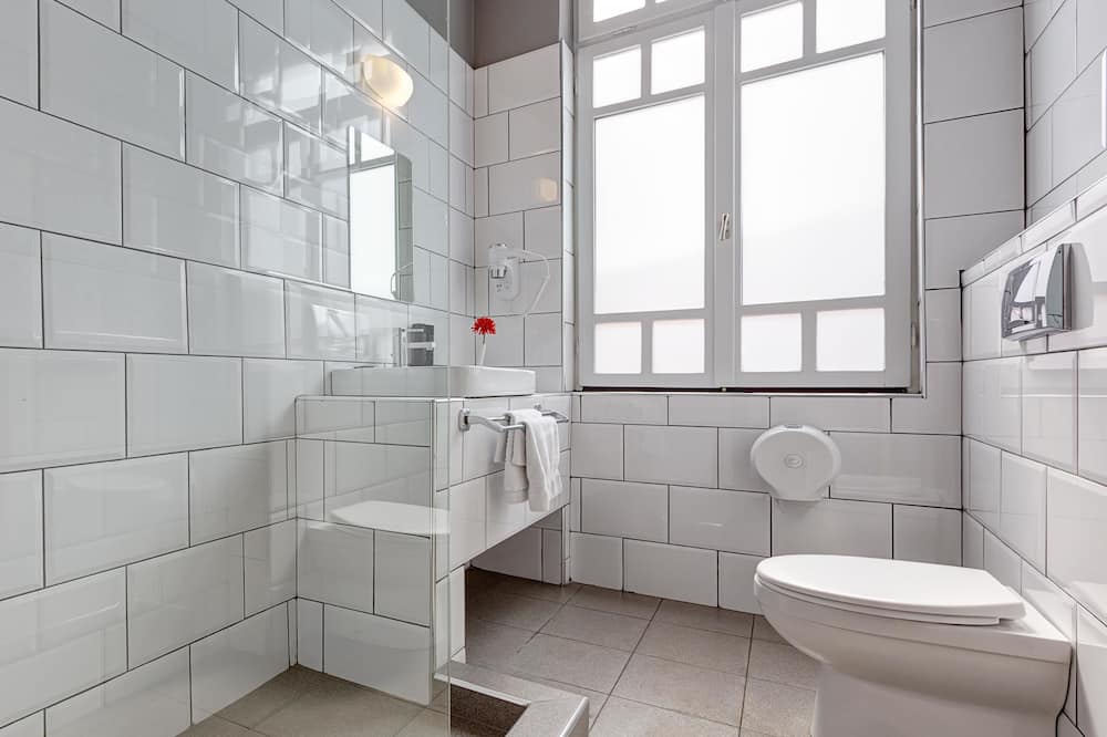 Colors Ladadika Central 写真