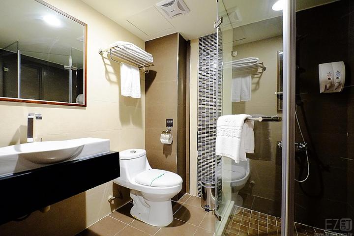 グローバル トラベル ホテル 写真