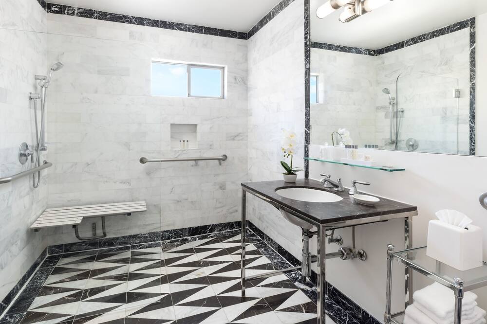 メゾン 140 ビバリーヒルズ 写真