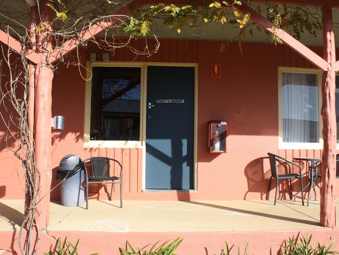 スワンシー モーター イン 写真