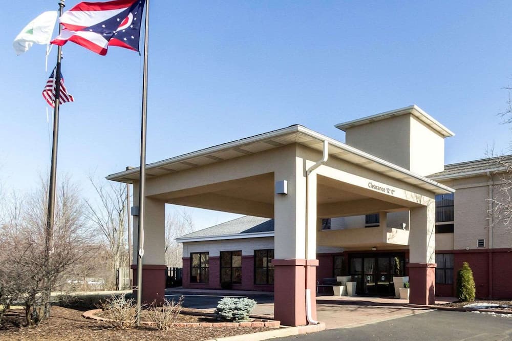 クオリティ イン & スイーツ オークウッド ビレッジ - クリーブランド サウス 写真