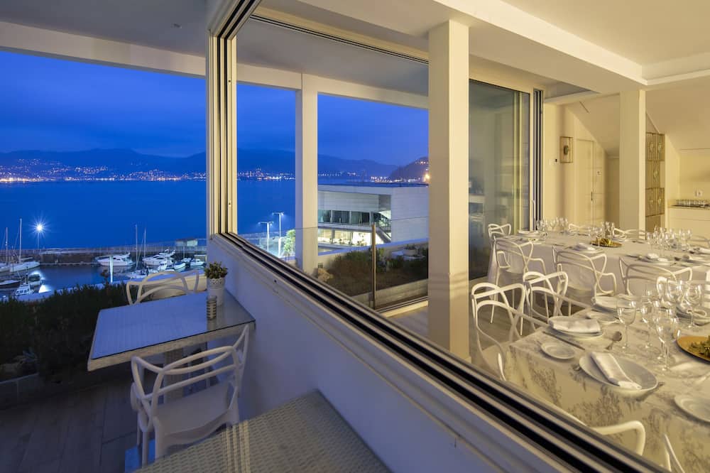 Hotel Ciudad de Vigo. 写真