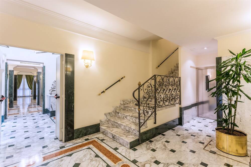 ラエリ ホテル レジオ 写真