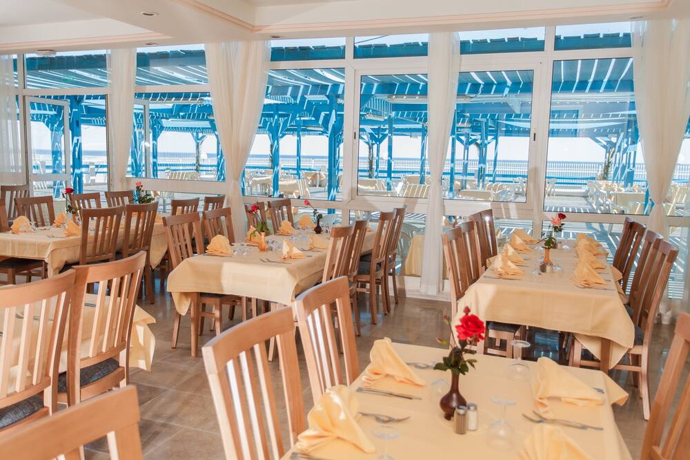 エル ムラディ クラブ セリマ 写真