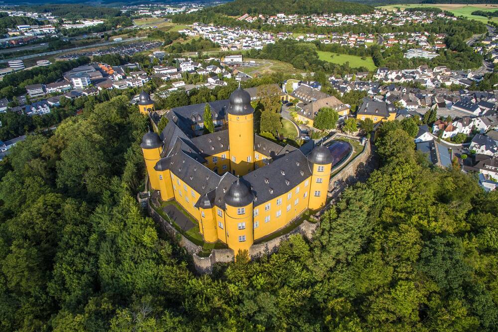 ホテル シュロス モンタバウアー 写真