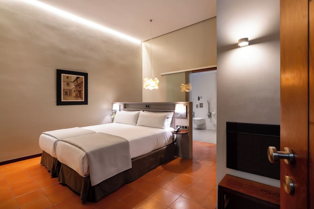 パラドール カセレス 写真