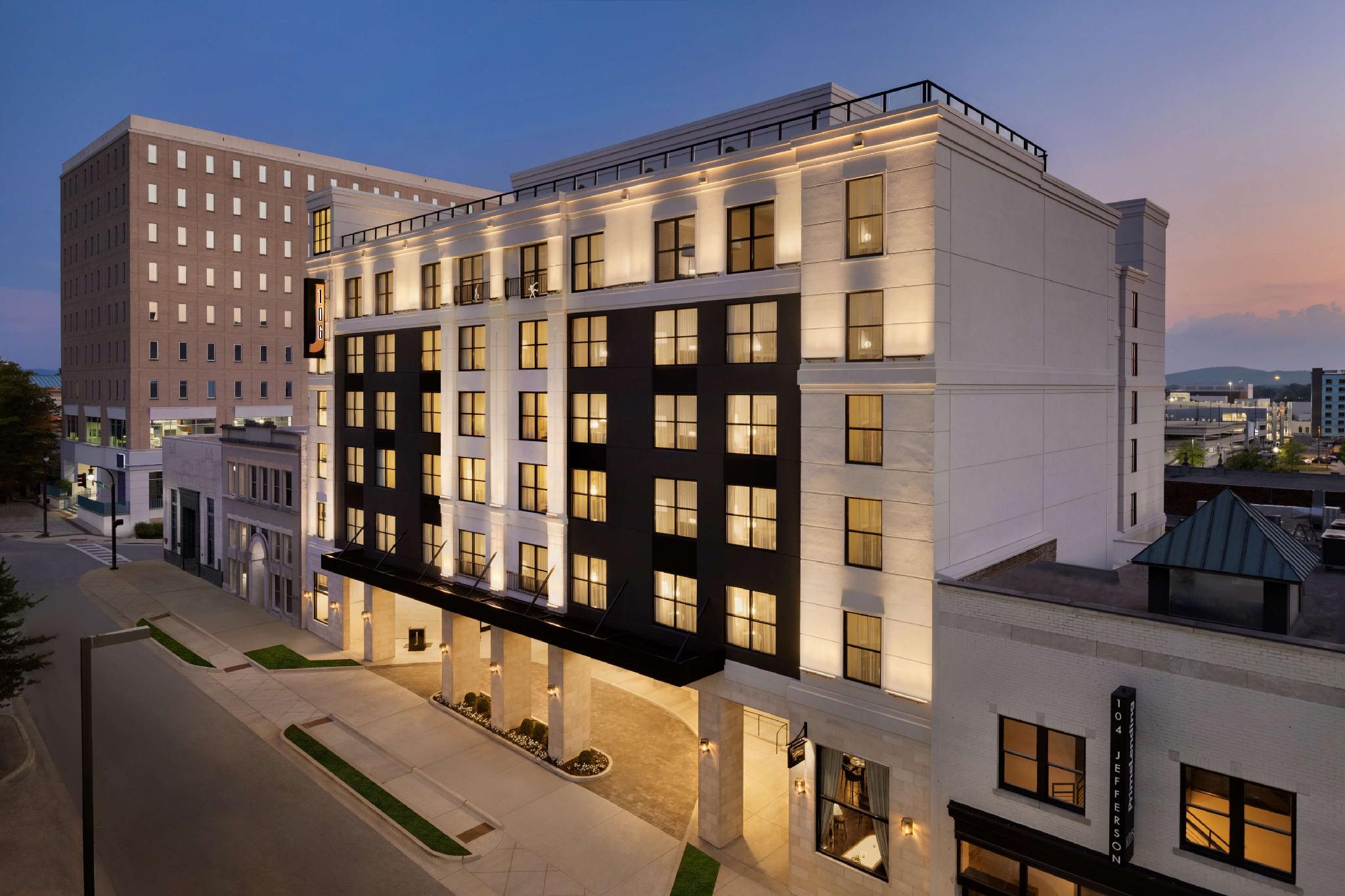 106 Jefferson Huntsville, Curio Collection by Hilton 写真
