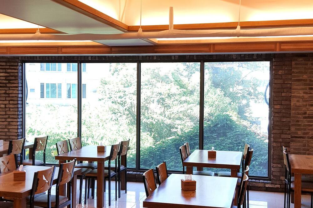 ジョイ ホテル 写真