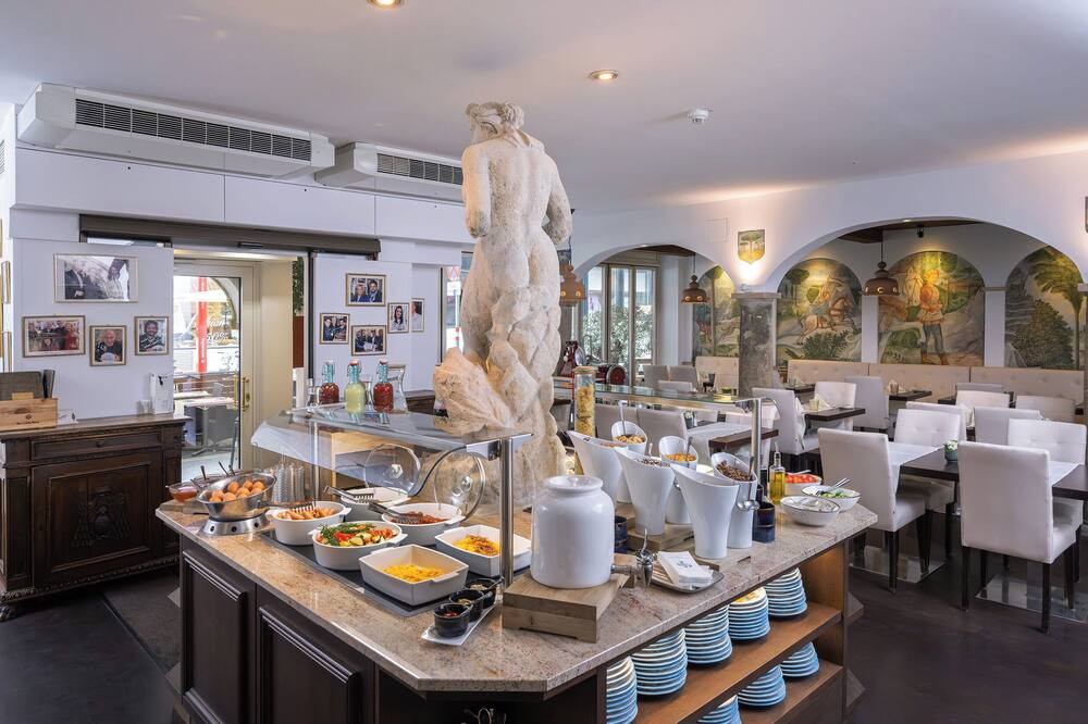 ホテル ロイヤル 写真