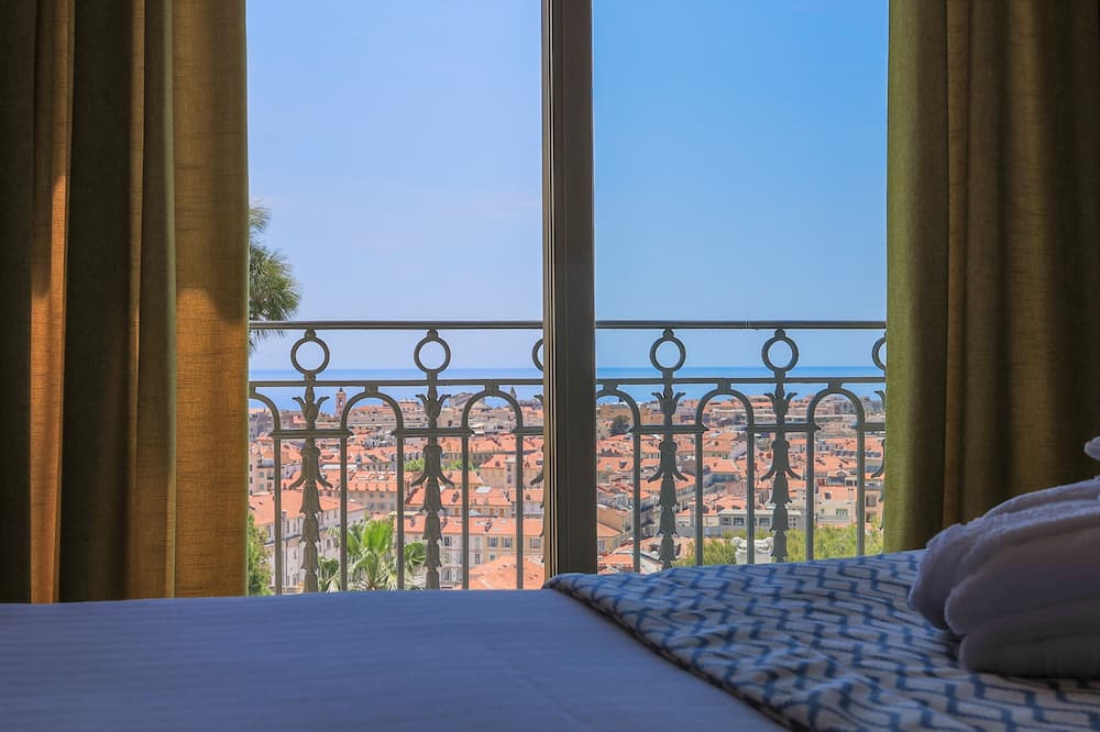 ホテル ル プティ パレ 写真