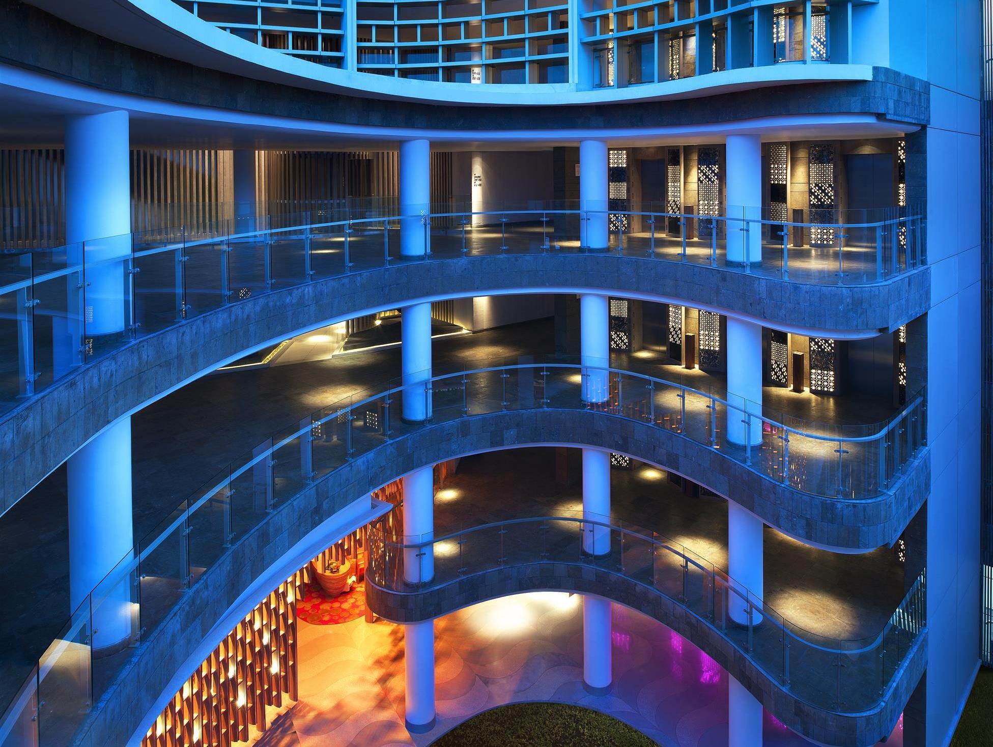 W バリ スミニャック 写真