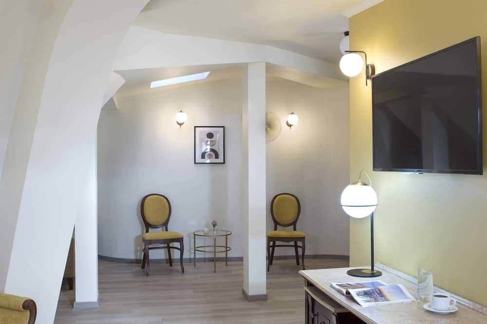 Zeus Essence Bucharest Venezia 写真