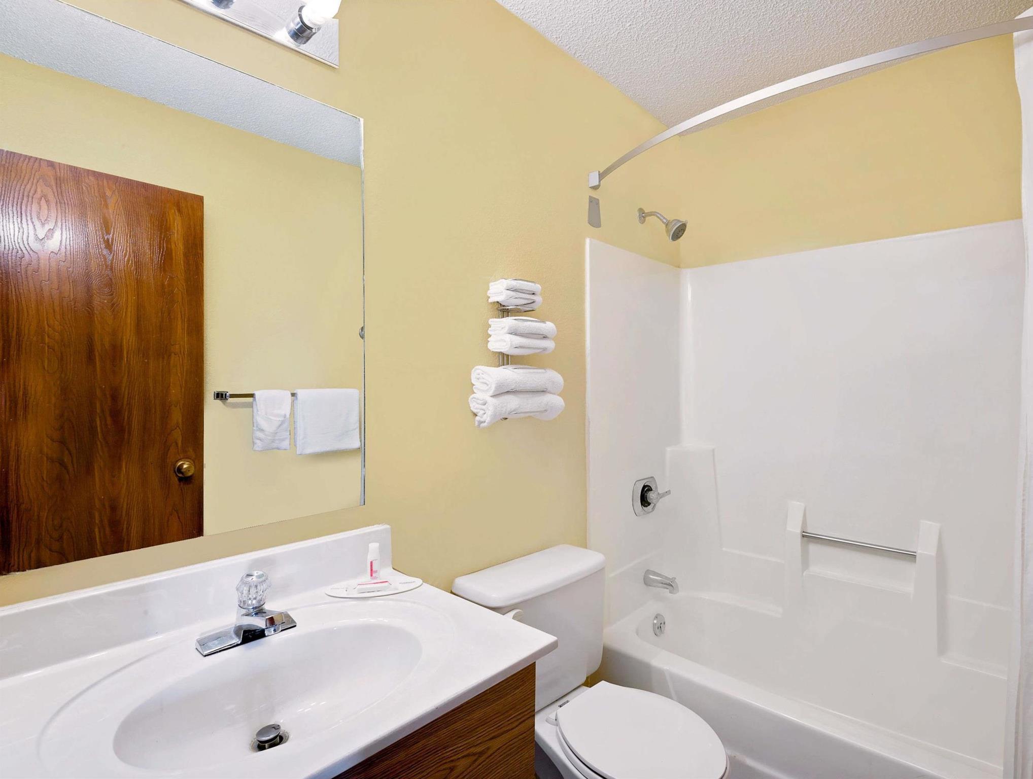 スーパー 8 バイ ウィンダム サマーセット 写真