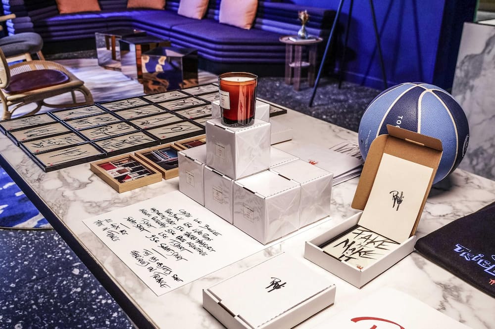 トライブ パリ バティニョール 写真