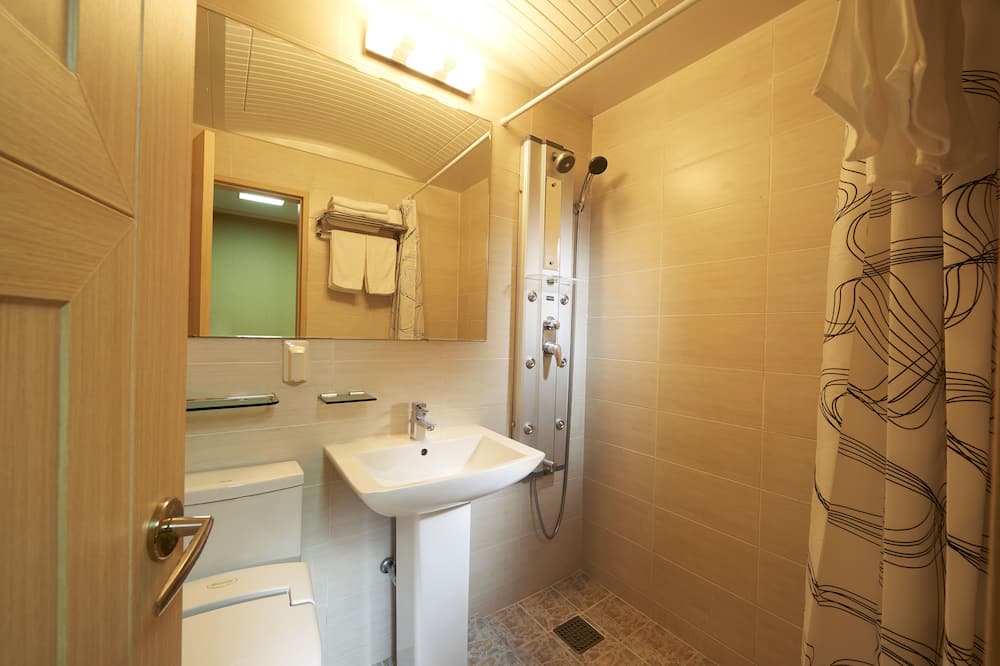 ノーブル ツーリスト ホテル インサドン 写真